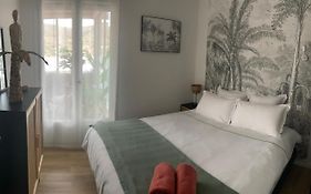 Un havre de détente avec parking et vue montagne